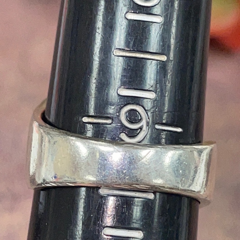 Labradorite Silver Ring - Picture 11 of 16
